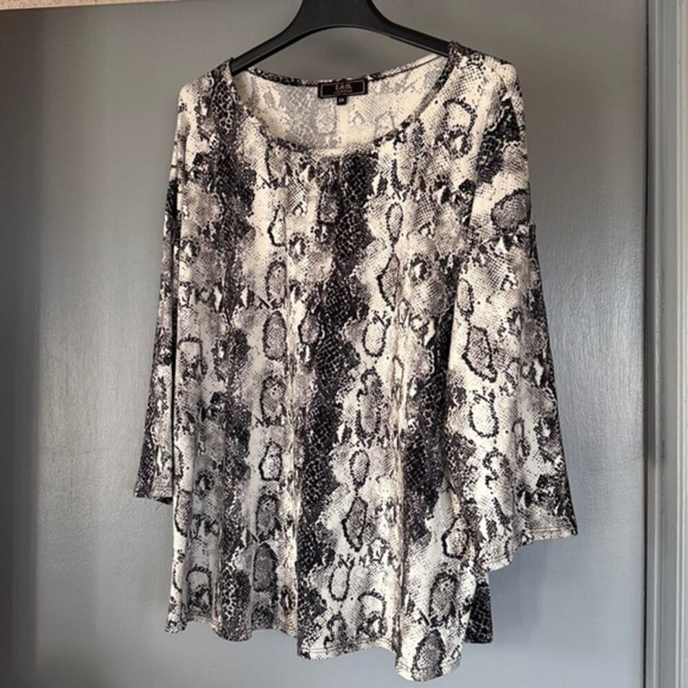 L&B Lucky & Blessed Women's Pullover Snakeskin Print Long Sleeve Top Sz 2X